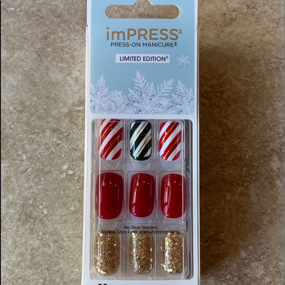 imPRESS Limited Edition Christmas Press-on Nails